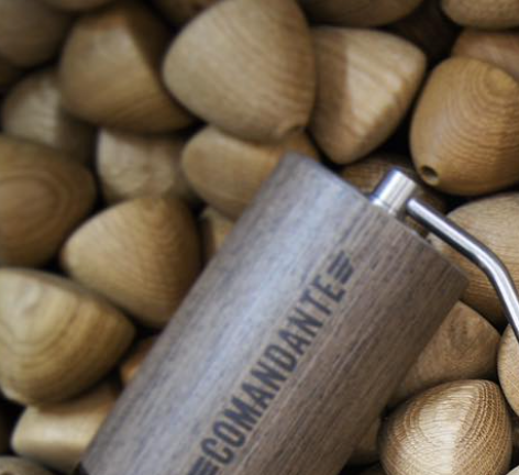 Comandante C40 Hand Grinder MK4 – Walnut