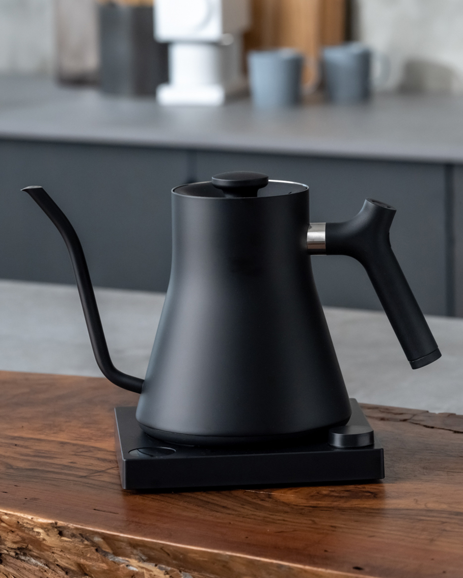Stagg EKG Matte Black Lifestyle